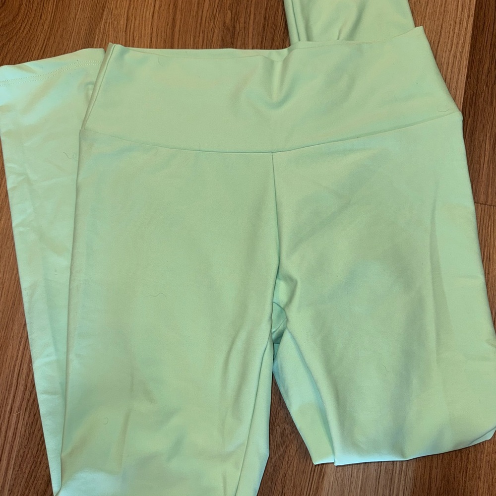 Skatie Light Green Leggings